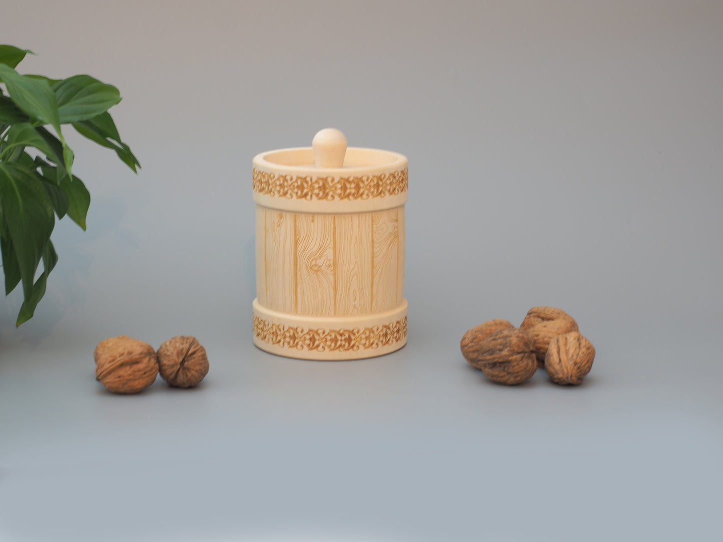 Kleine Vorratsdosen in Fässerform aus Lindenholz - ein nachhaltiges Geschenk mit Stil