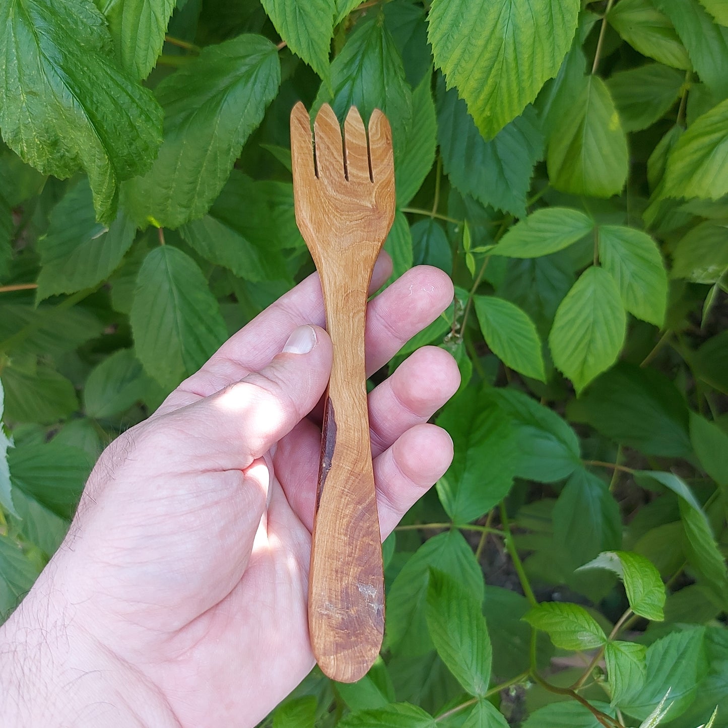 Handgefertigtes Besteck aus Olivenholz