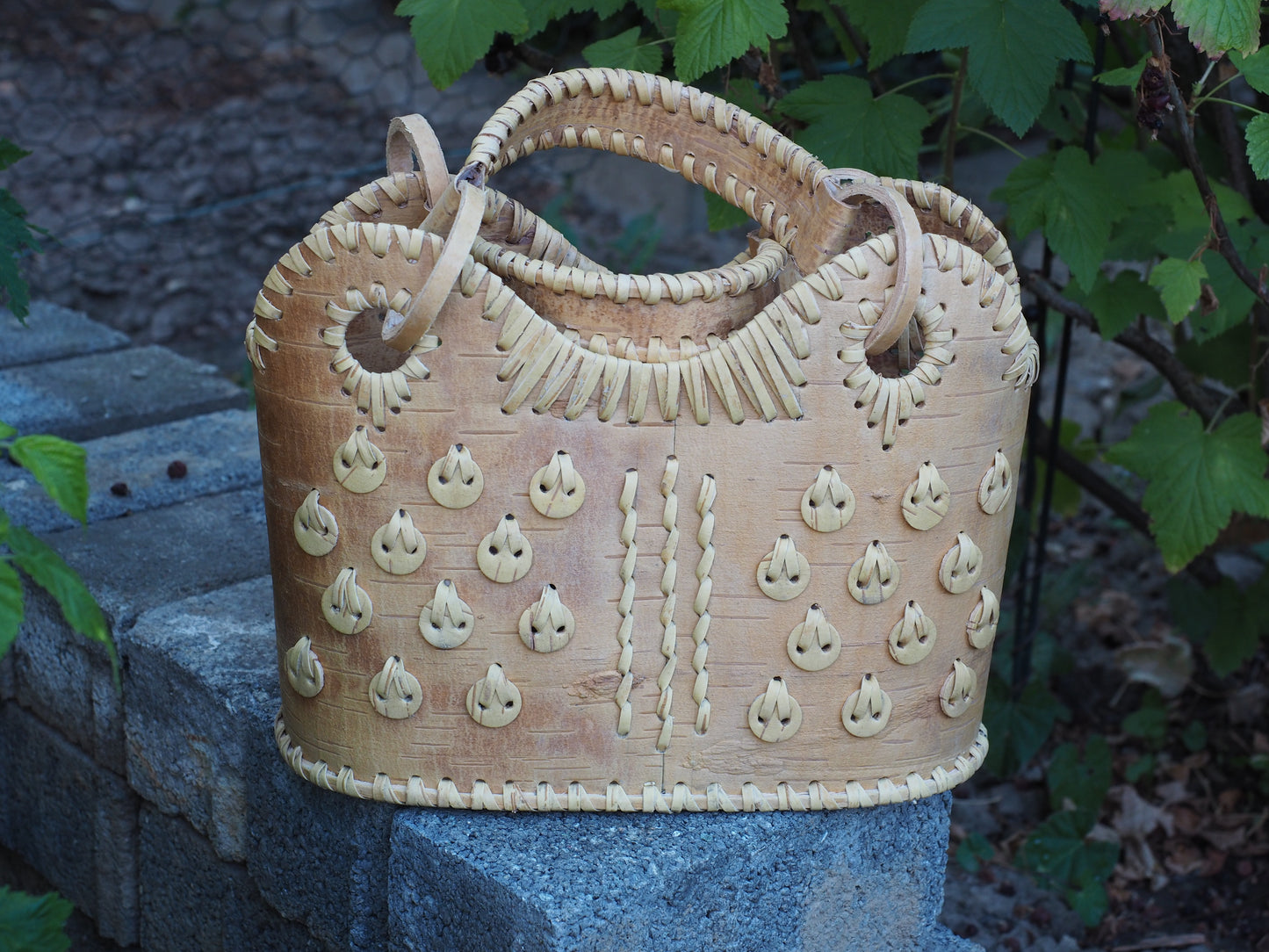 Sac en bois avec poignée pratique et esthétique : un cadeau plein de sens, de rangement et de décoration à la fois