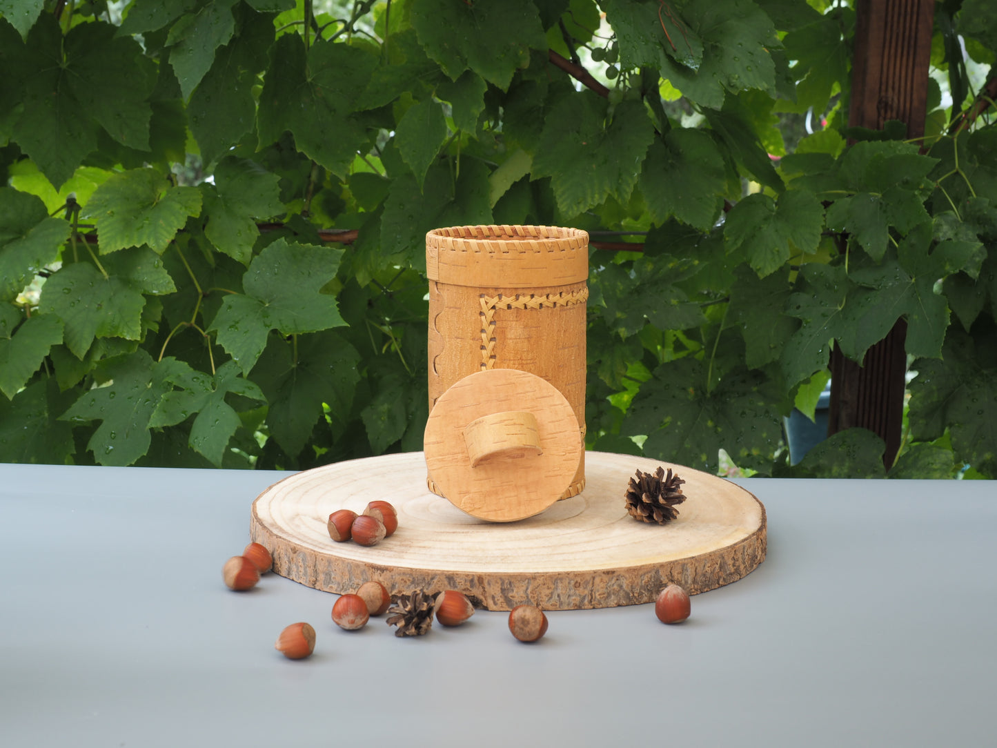 Conteneurs de stockage en écorce de bouleau et bois de bouleau, tressés avec un motif