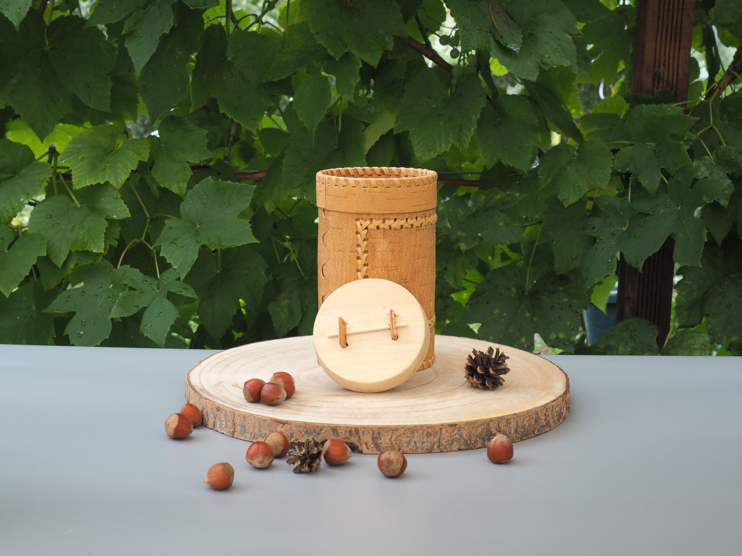 Conteneurs de stockage en écorce de bouleau et bois de bouleau, tressés avec un motif