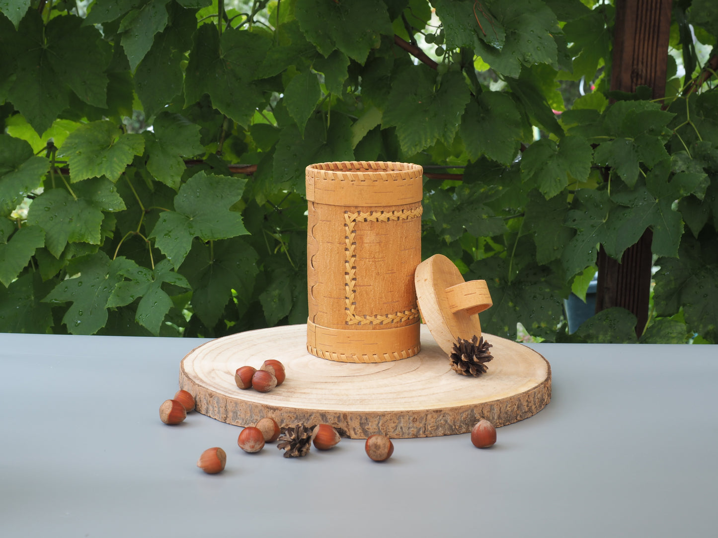 Conteneurs de stockage en écorce de bouleau et bois de bouleau, tressés avec un motif