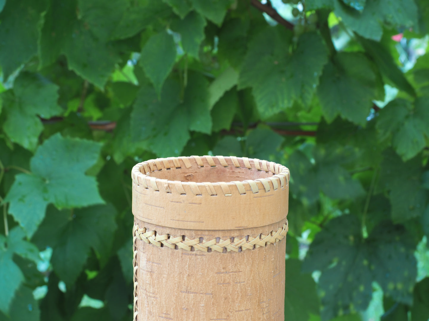 Conteneurs de stockage en écorce de bouleau et bois de bouleau, tressés avec un motif