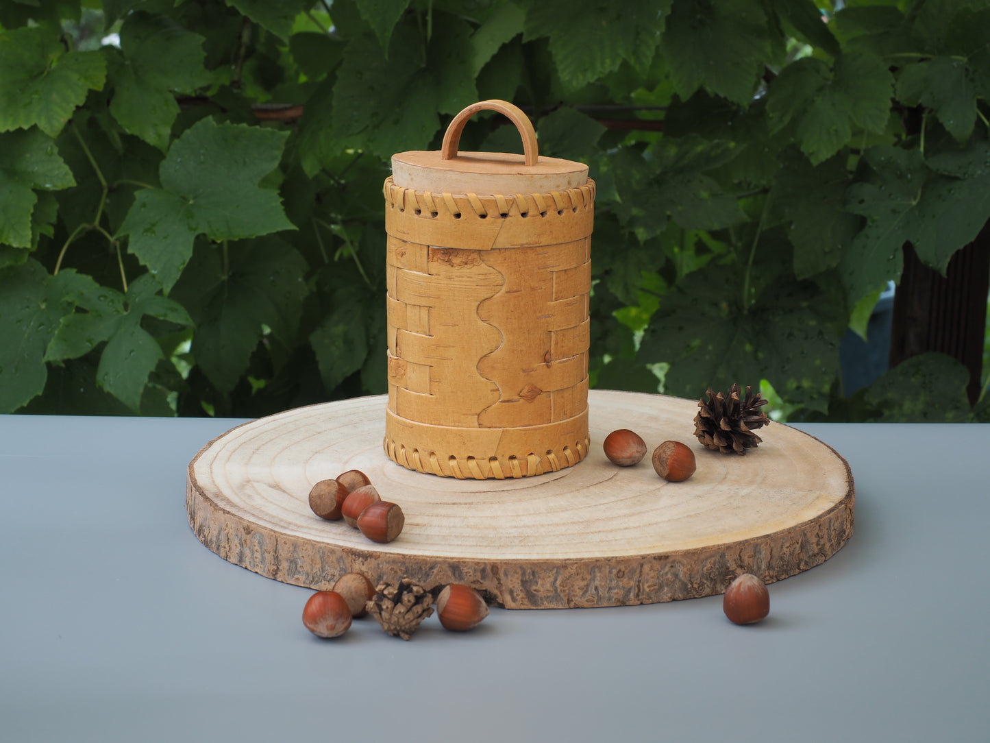 Conteneurs de stockage en écorce de bouleau et bois de bouleau, tressés