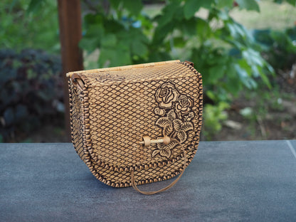 Handtasche aus Birkenrinde und Holz - Blumenmuster