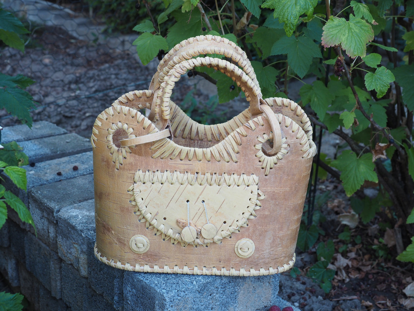 Sac en bois avec poignée pratique et esthétique : un cadeau plein de sens, de rangement et de décoration à la fois