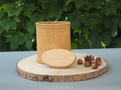 Conteneurs de conservation en écorce de bouleau et bois de bouleau, forme ovale, fond et couvercle tressés
