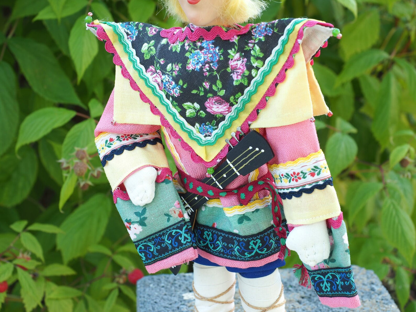 Handgefertigte Ethno-Puppe – Dekorative Figur, Geschenk, Unikat (33 cm hoch)